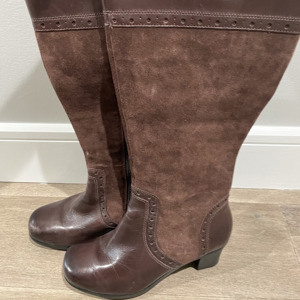 Like NEW Clark’s Size 8 Brown Leather/suede Boots